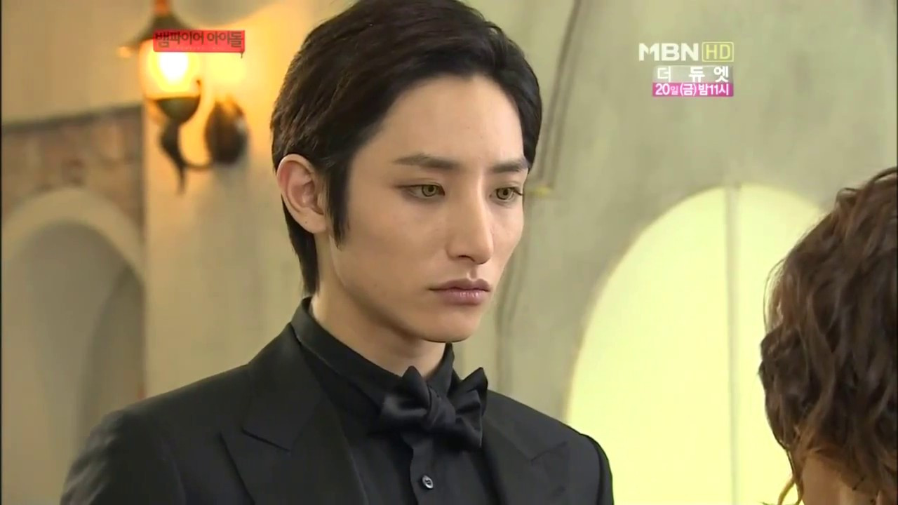 Năm 2011, Lee Soo Hyuk lần đầu thử sức với vai ma cà rồng trong Vampire Idol. vampire-idol.png