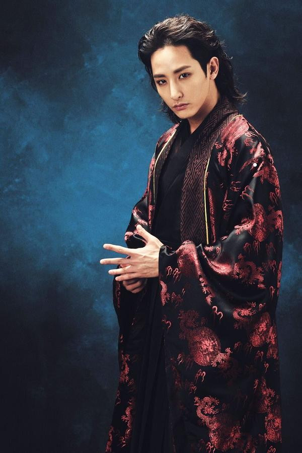 Gwi là cái tên đưa Lee Soo Hyuk đến gần hơn với người xem, chính vì thành công này mà đến nay khán giả vẫn thường gọi anh là "Hoàng tử ma cà rồng". 30709210-1819728314716694-2185834312929116160-n.jpg