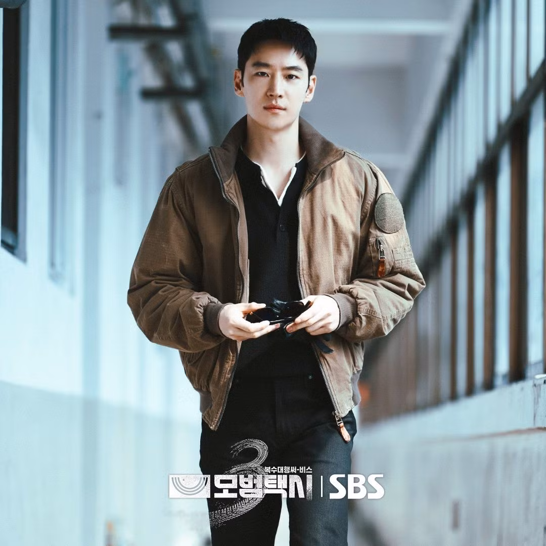 lee-je-hoon-3-17460371871330801589877.jpg