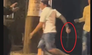 [CLIP] Người đàn ông cầm mã tấu rượt chém khách tại phố đi bộ ở TPHCM