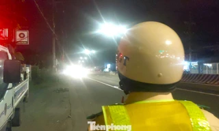 Theo chân CSGT xuyên đêm đi xử lý 'ma men'