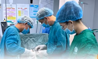 Cứu người đàn ông bị đâm thủng tim, phổi vì mâu thuẫn trên bàn nhậu