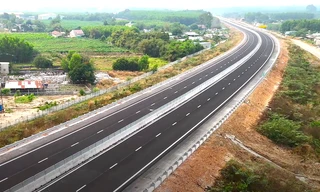 Cận cảnh cao tốc kết nối TPHCM với Đồng Nai sẽ thông xe trước Tết Nguyên đán