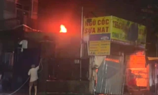 Chủ quán tử vong trong đám cháy lúc nửa đêm ở TPHCM 