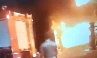 Giải cứu thành công gia đình trong vụ cháy trại hòm tại TPHCM