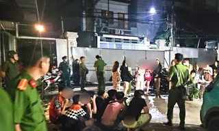 Công an TPHCM đột kích ‘Bến Thượng Hải’, phát hiện bí mật bên trong lớp chắn