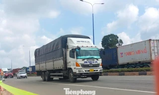 Nhiều tuyến đường ở TPHCM thí điểm phân lại làn xe, tài xế cần lưu ý