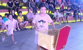 Thiếu nhi TPHCM mang tiền đi ủng hộ, hơn 100 tấn hàng xuất phát về vùng lũ