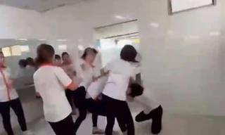 Nữ sinh trường cao đẳng ở TPHCM bị đánh 'hội đồng' trong nhà vệ sinh 