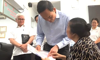 Bí thư TPHCM khảo sát nơi giải quyết thủ tục hành chính tại phường đông dân nhất thành phố