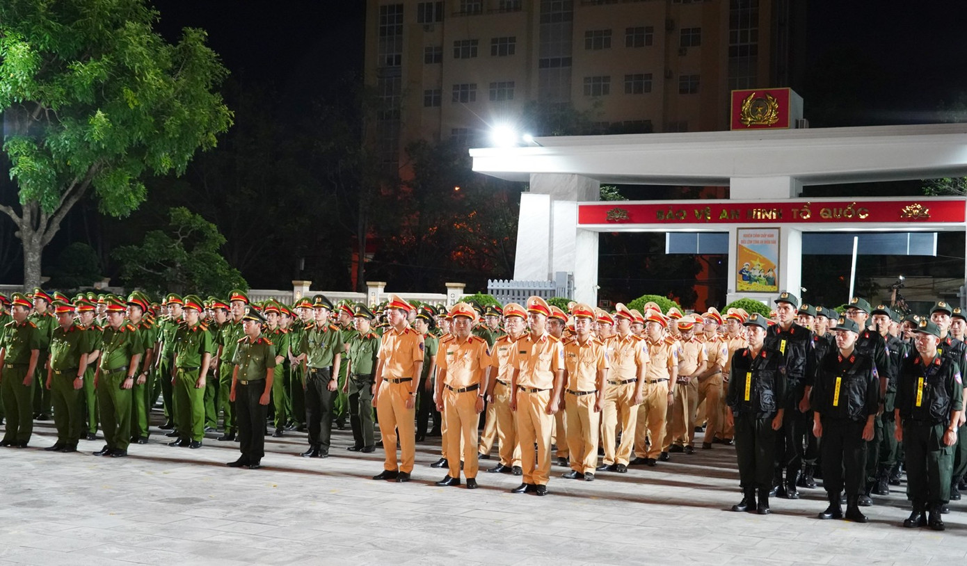 Các lực lượng Công an tỉnh Thanh Hóa trong đội hình ra quân thực hiện nhiệm vụ 3085bd06-691a-4835-afdf-3e5035b2f457.jpg