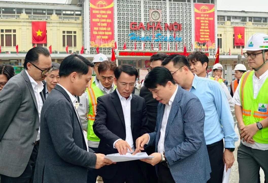 Hà Nội đẩy nhanh thi công ga ngầm metro, tiến độ đạt 76,3%