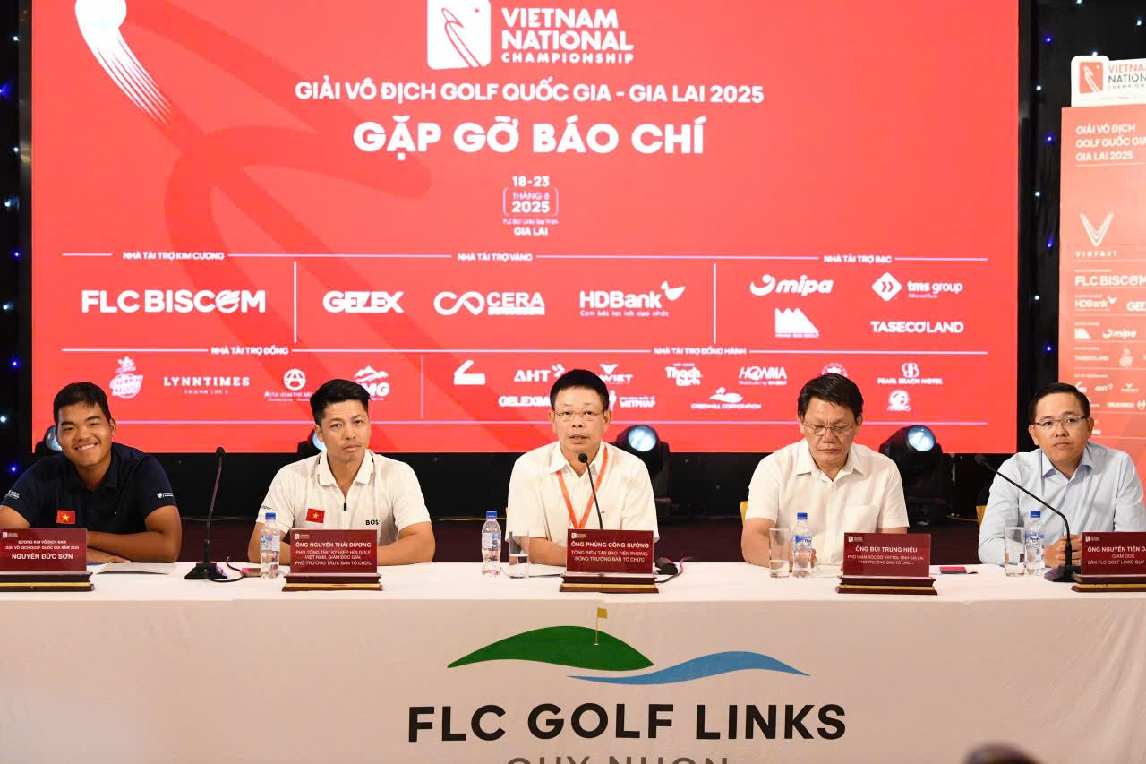 BTC Giải Vô địch Golf Quốc gia - Gia Lai 2025 trao đổi với báo chí. Ảnh: Trọng Tài 2-9045.jpg