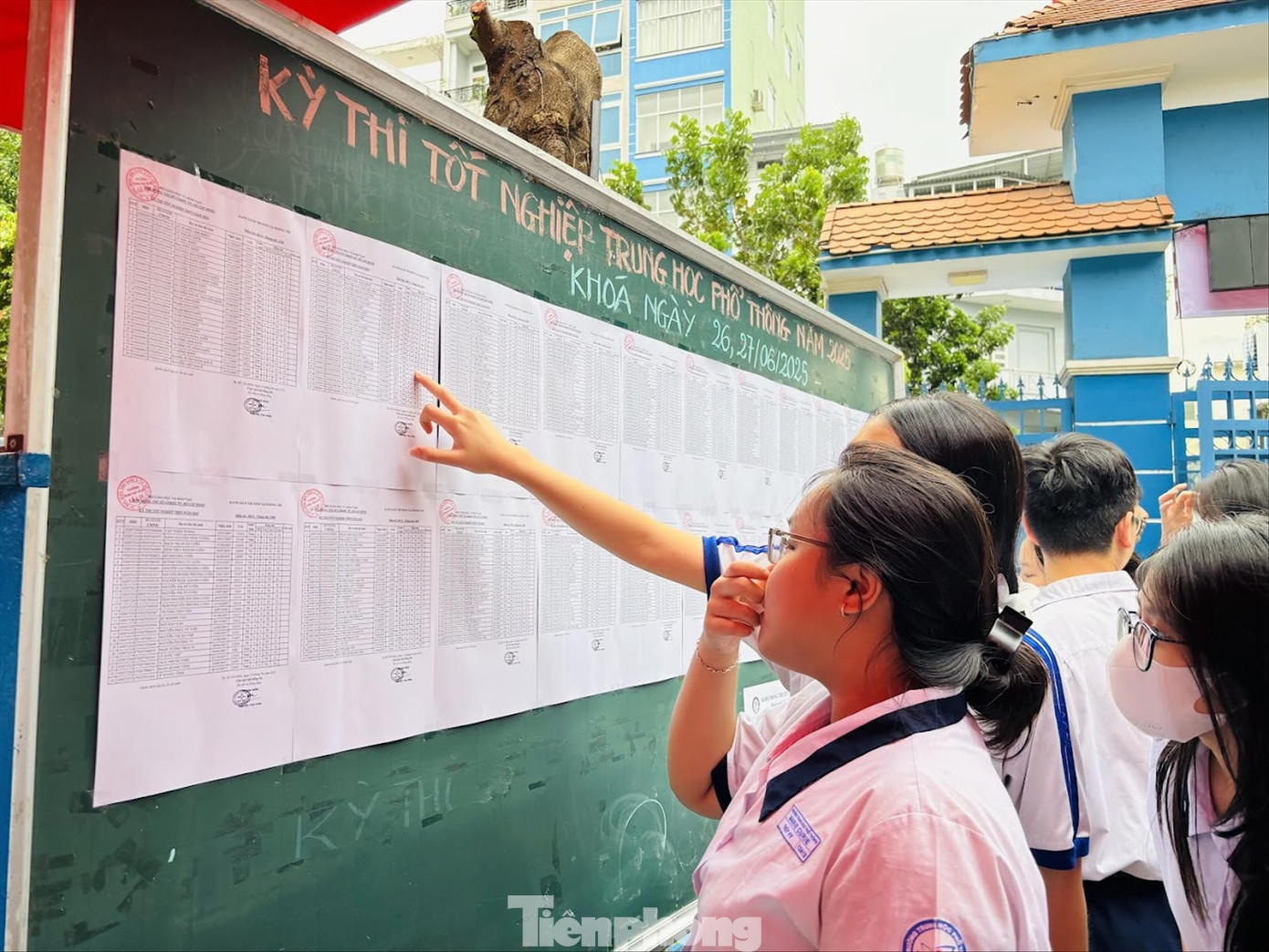 Thí sinh dự thi kỳ thi tốt nghiệp THPT năm 2025 tại TPHCM. Ảnh: Nguyễn Dũng tp-thi.jpg