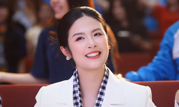 Nghệ sĩ Việt 'đốt cháy' sân khấu 'Hành trình từ Trái tim'