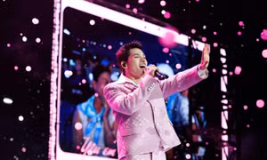 Quốc Thiên cùng Duy Khánh, Dương Lâm đưa loạt trend vào concert SKYNOTE 2025