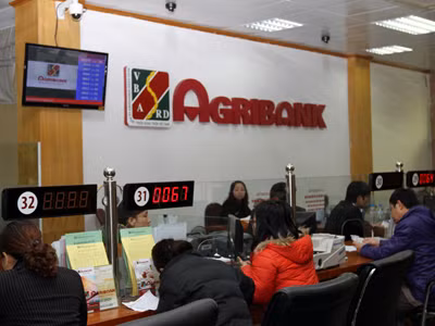 Agribank xếp hạng Top 10 VNR500 năm 2013