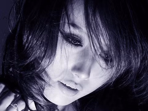 Trà My Angel: Đẹp, gợi cảm nhưng vẫn cô đơn