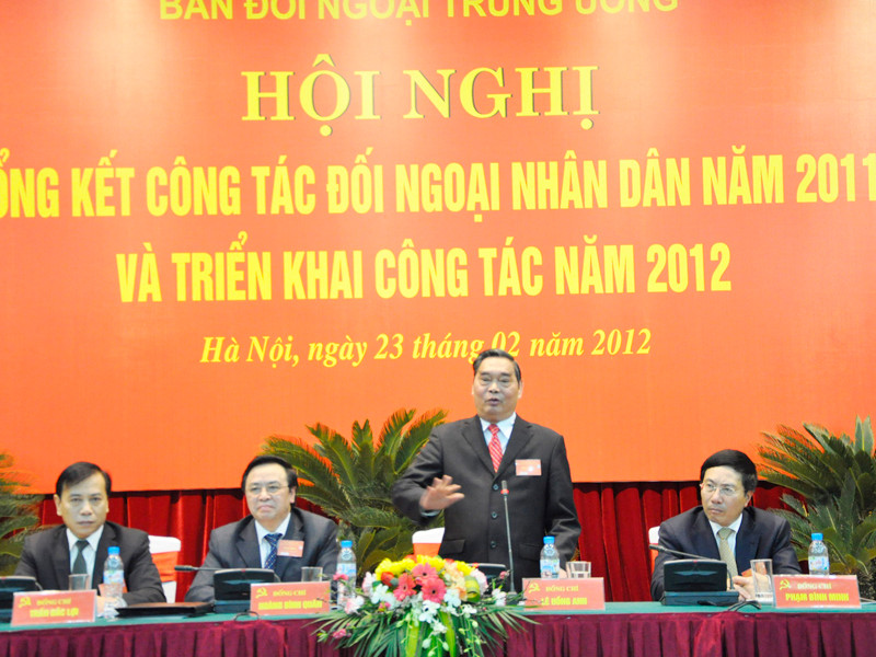 Chủ tịch đoàn, từ phải sang: Bộ trưởng Ngoại giao Phạm Bình Minh; Ủy viên BCT - Thường trực Ban Bí thư Lê Hồng Anh; Trưởng Ban Đối ngoại Trung ương Hoàng Bình Quân; Phó trưởng Ban Đối ngoại Trung ương Trần Đắc Lợi Ảnh: Đại Phượng