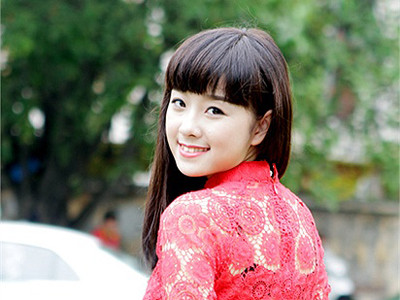 Nữ sinh xinh như búp bê thi Nghệ thuật Quân đội