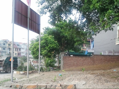 Bất thường cấp đất cho con 'quan'