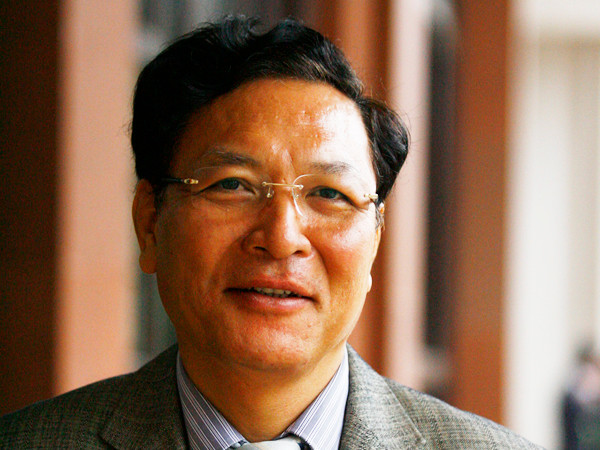 Quả bóng lạm thu sang sân các địa phương