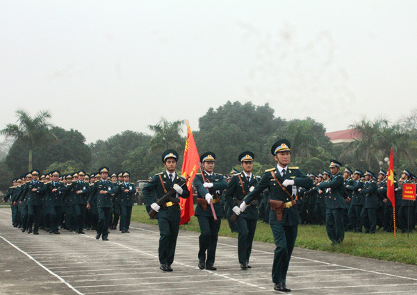 Các đơn vị Phòng không - Không quân ra quân huấn luyện