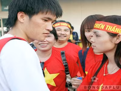 Chuyện tình Công Vinh: Vừa nồng thắm duyên quê đã vắt chanh bỏ vỏ