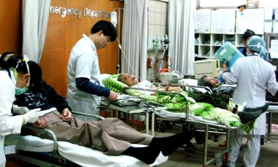 Tâm sự của bác sĩ ngày Tết 'phát khùng' ở bệnh viện