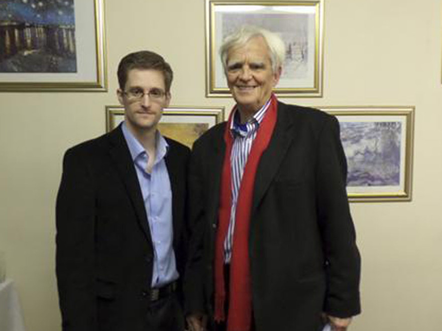 Snowden giúp Đức điều tra vụ thủ tướng bị nghe lén