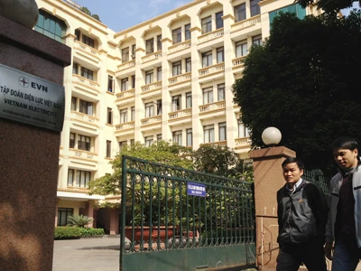 Tập đoàn Điện lực Việt Nam vừa được Chính phủ phê duyệt đề án tái cơ cấu giai đoạn 2012-2015 Ảnh: Xuân Phú