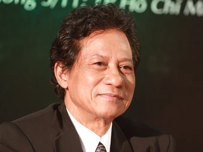 Chế Linh - U70 tự tin xuyên Việt