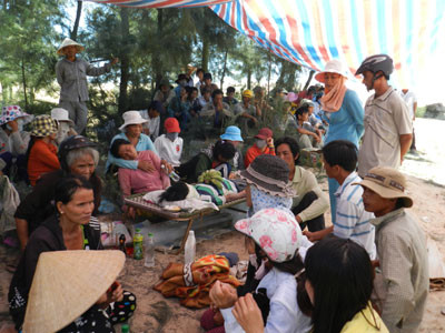 Một học sinh chết thảm dưới hố titan