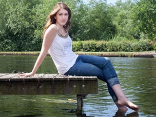 Nhà văn trẻ Samantha Shannon: J.K Rowling của thế hệ 9x