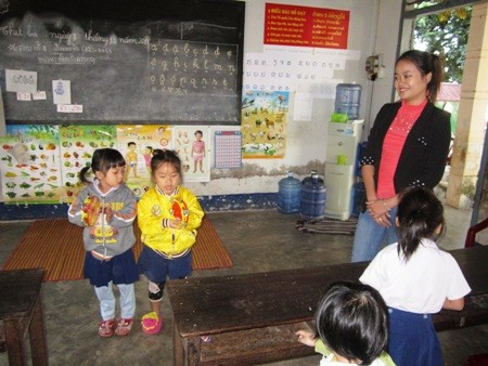 Tình nguyện gieo chữ trên đất Triệu Voi