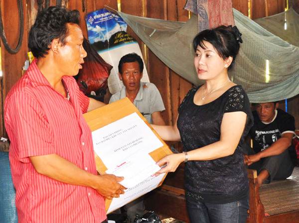 Sẻ chia những phận đời sau lũ