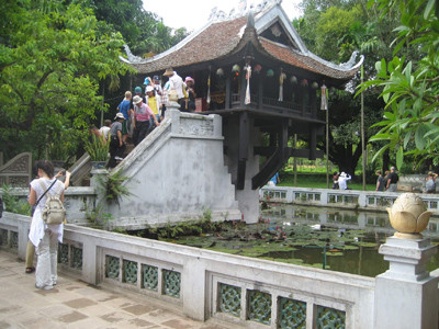 Đảo ngói cần cả chục con dấu