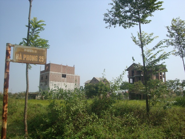 Cảnh hoang lạnh ở khu đô thị Hà Phong