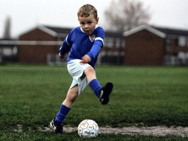 chú nhóc Charlie Jakson