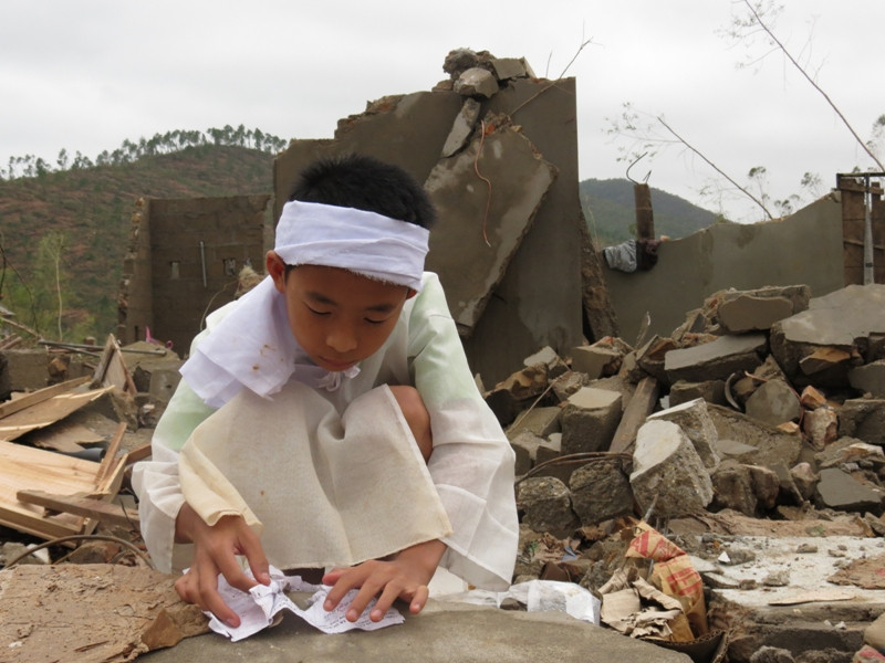 Tang thương sau cơn lốc xoáy