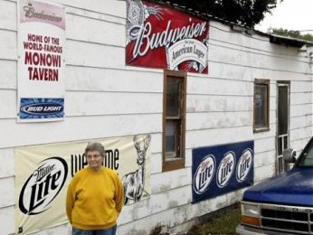 Kì lạ thị trấn chỉ có một…công dân