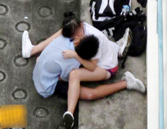 Quái đản trào lưu giới trẻ thích làm ‘chuyện ấy’ nơi công cộng