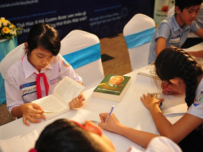 Học sinh lớp 7 khóc thương Đại tướng