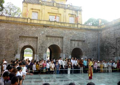 Hoàng thành sẽ là nơi kiều bào sum vầy