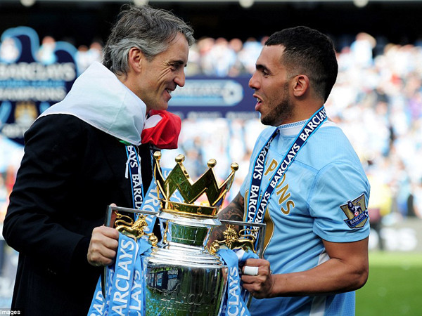 Vỡ òa niềm vui ngày Man City vô địch Premier League