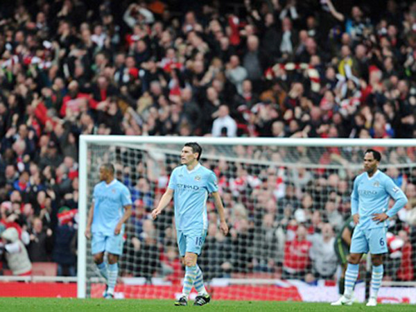 Thua Arsenal, Man City không còn cơ hội vô địch