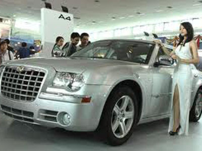 Ô tô nhập khẩu 'bành trướng' thị phần trong nước