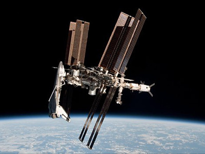 Hình ảnh mới nhất của tàu con thoi vừa về Trái đất