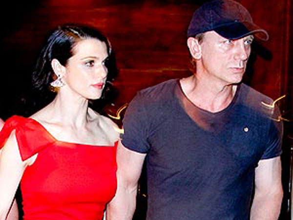 Vợ chồng Daniel Craig lần đầu công khai