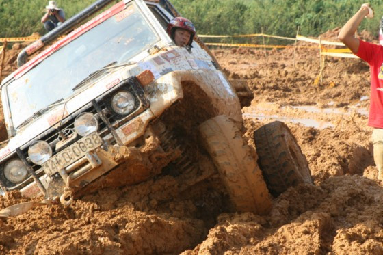 Đua xe địa hình tại lễ khai trương... Làng các dân tộc VN